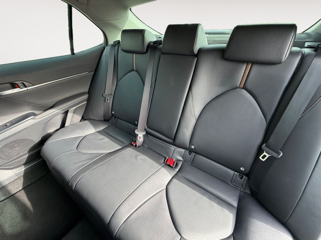 Fahrzeugabbildung Toyota Camry Executive