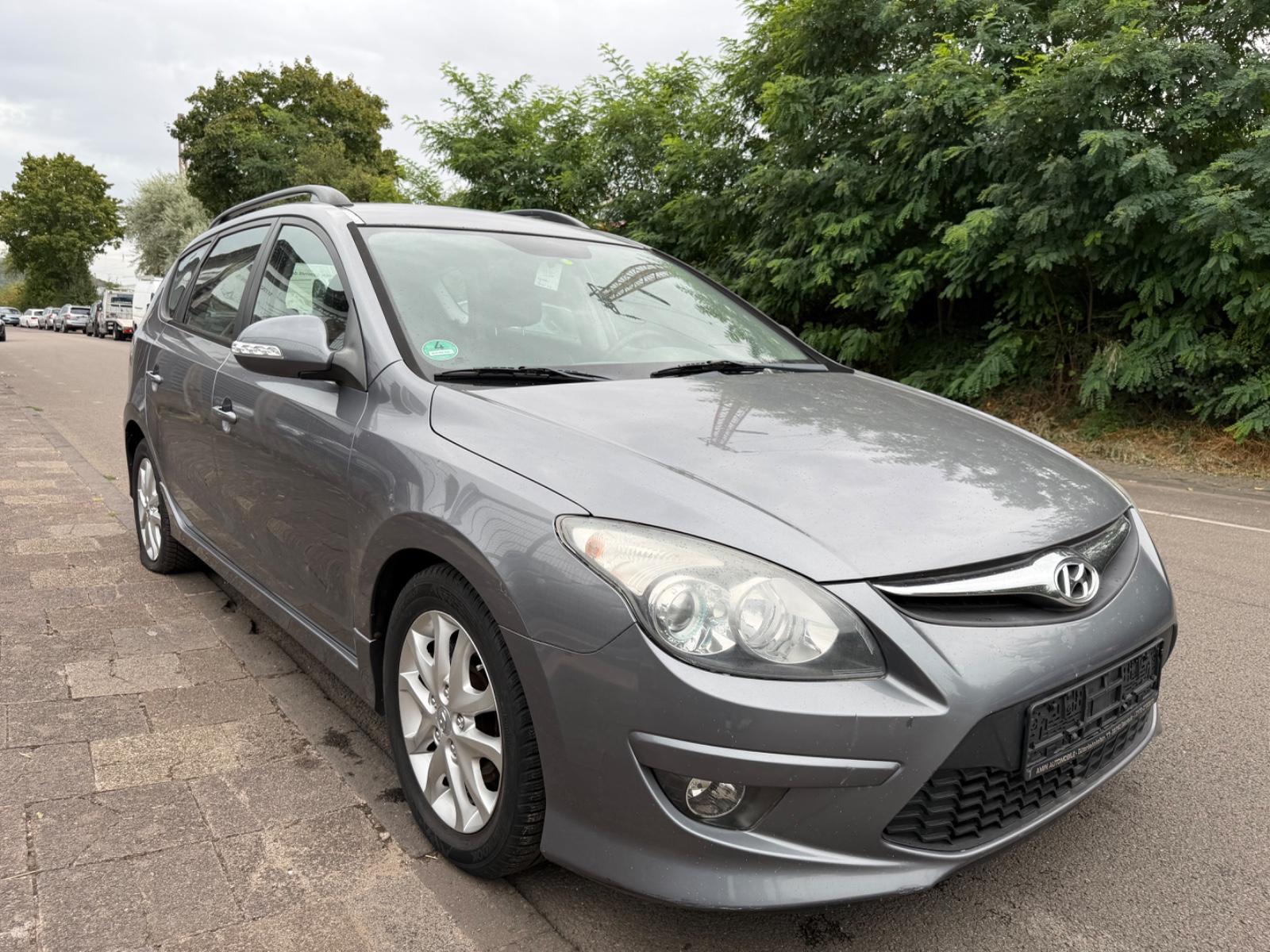 Hyundai i30 2011 — photo 7