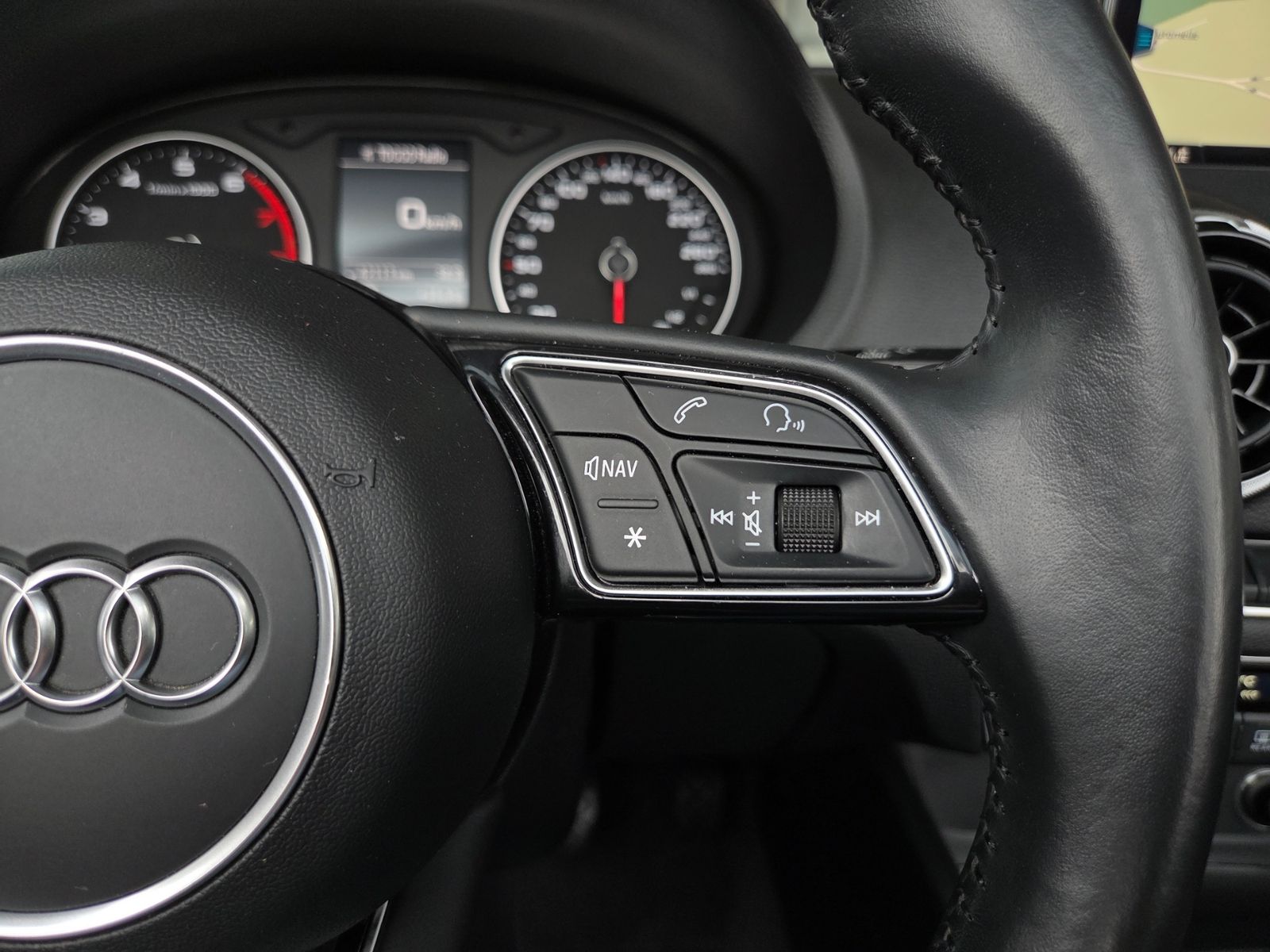 Fahrzeugabbildung Audi A3 Cabriolet 35 TFSI S line sport B&O LED NAV
