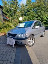 Opel Zafira 1.6 16V Comfort Comfort - Opel Zafira Comfort mit Benzin-Antrieb