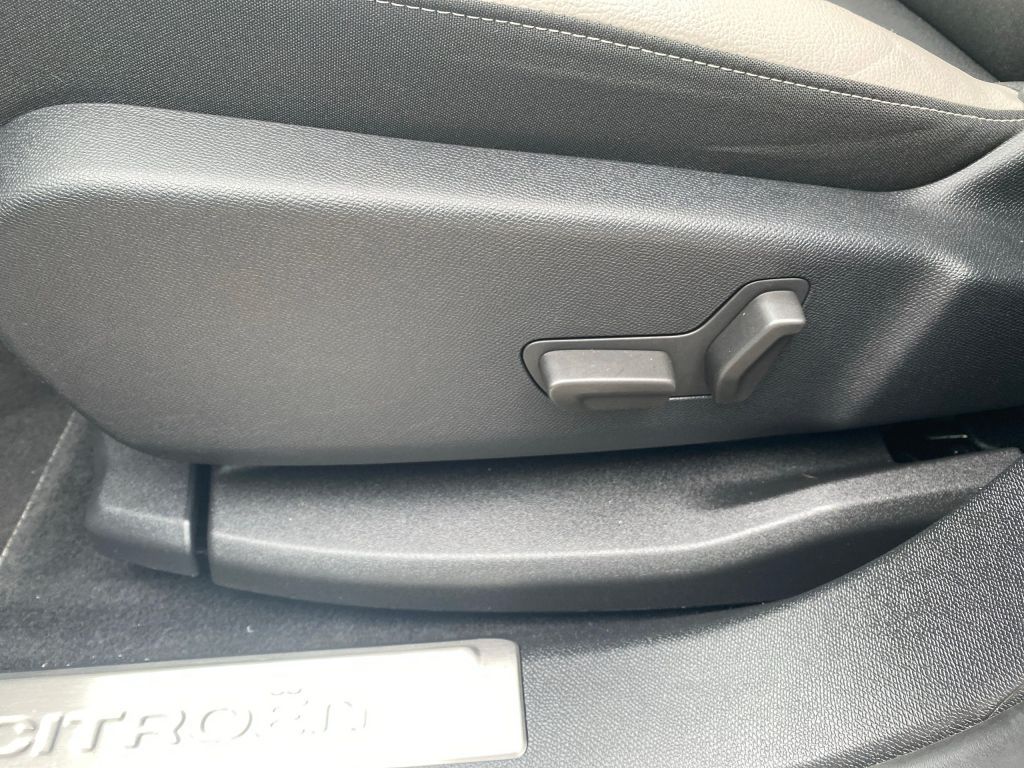 Fahrzeugabbildung Citroën C5 Aircross Pure Tech 180 S&S EAT8 SHINE *Automa