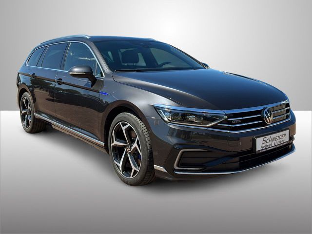 PASSAT VARIANT GTE 1.4 TSI DSG AZV+IQ.LIGHT+NAVI