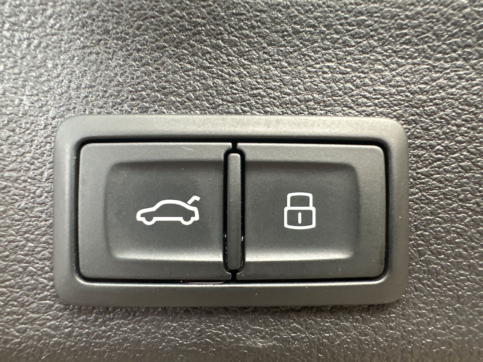 Fahrzeugabbildung Audi A6 Avant 40 TDI Qu S-Line Black NAV+LED+360°+AHK