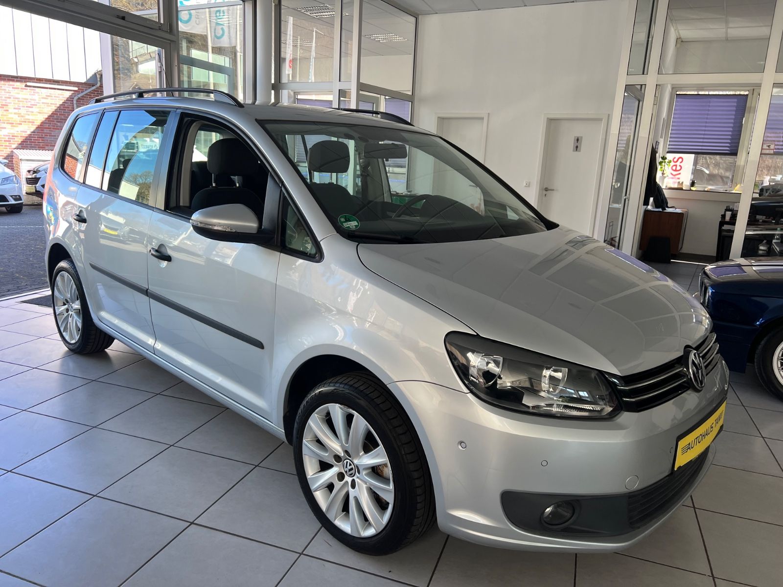 Fahrzeugabbildung Volkswagen Touran 2.0 TDI DSG