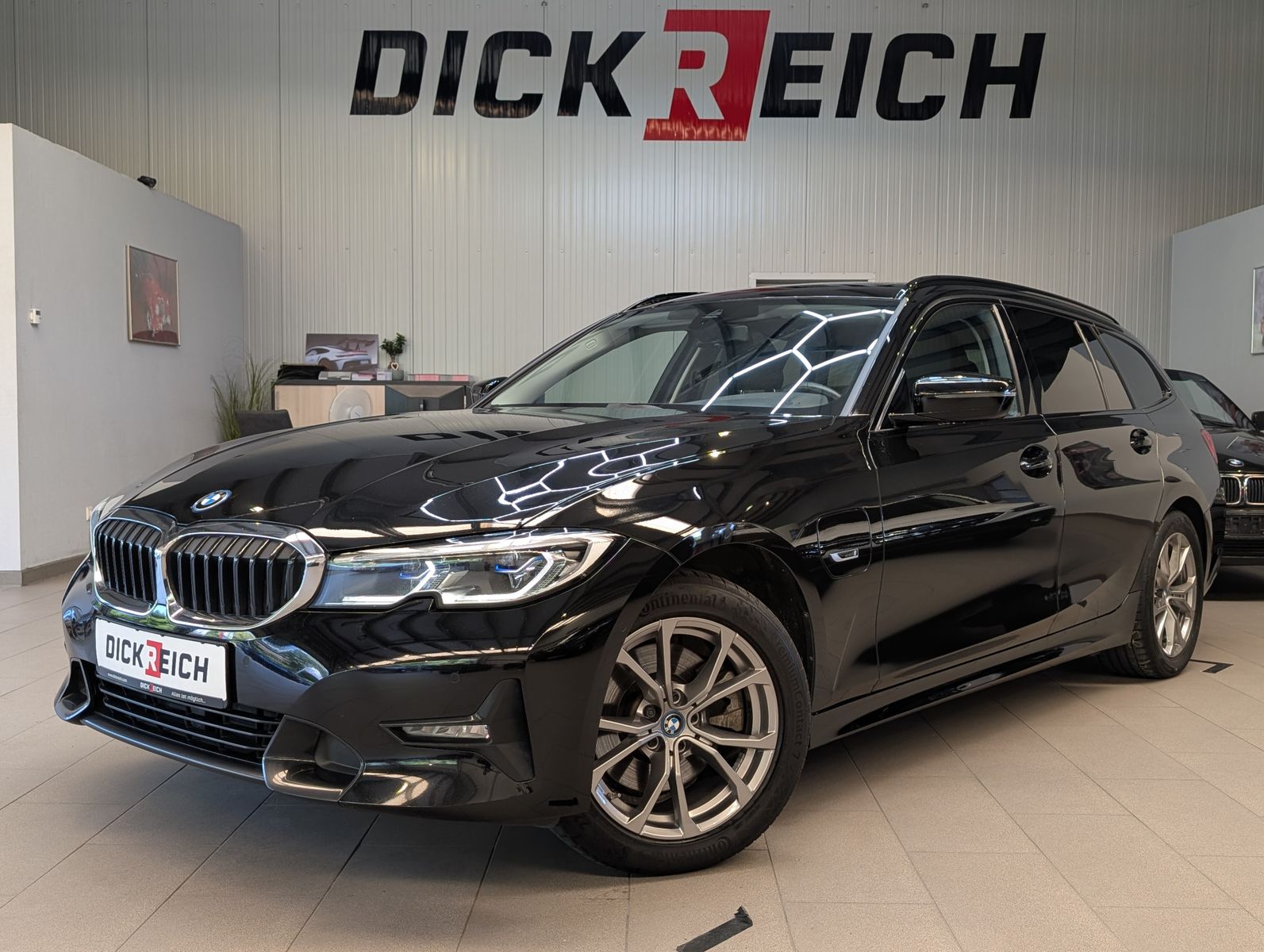 BMW 320 e xDrive Sport Line Schadow Pano Laser Navi