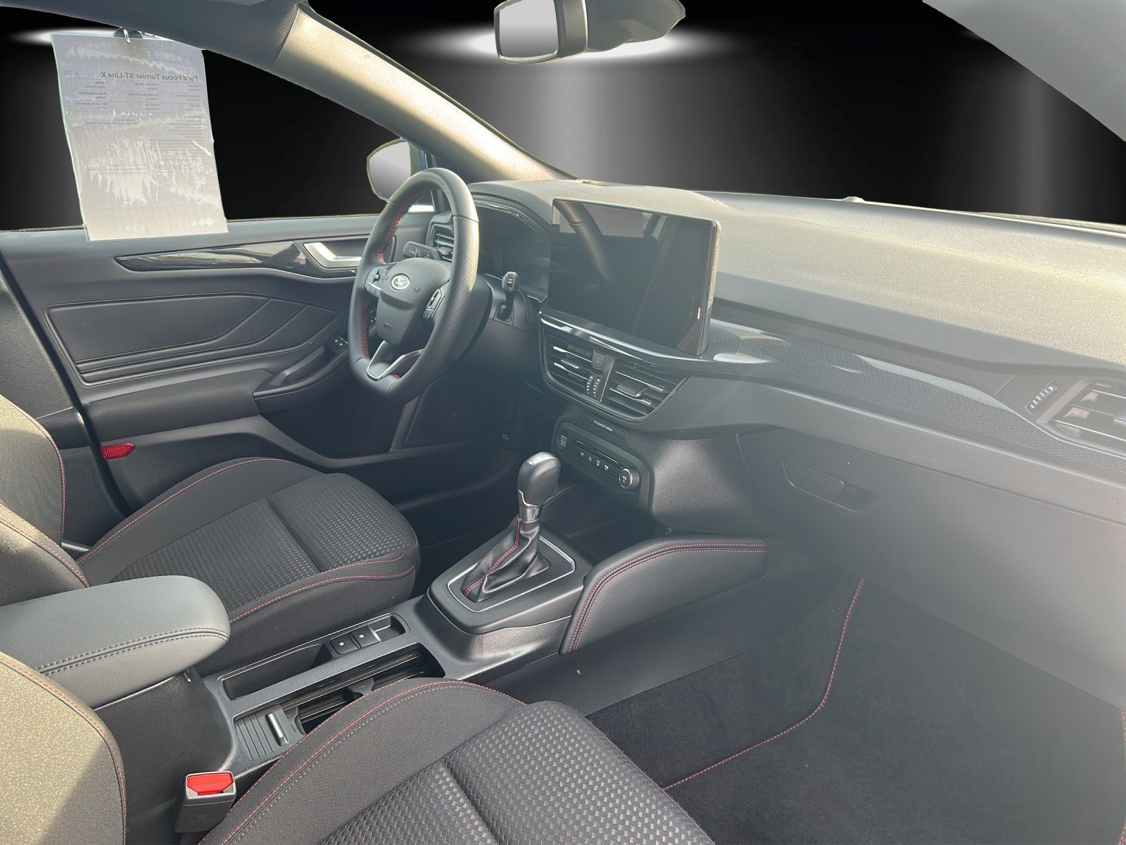 Fahrzeugabbildung Ford Focus 1.0 ST-Line X Aut./LED/ACC/AHK/KAMERA/NAVI