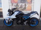 Suzuki GSX-8S - SUZUKI GSX 8S
