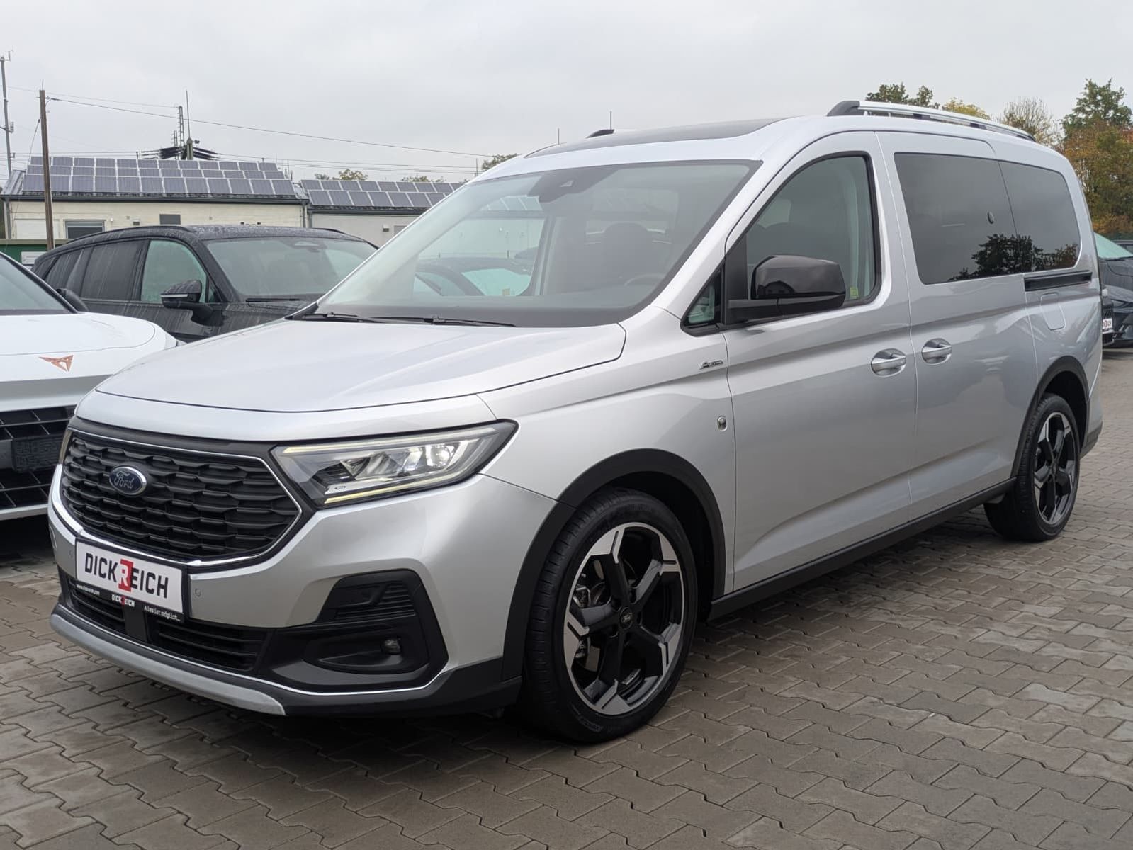 Fahrzeugabbildung Ford Grand Tourneo L2 Active LED*PANO*AHK*ACC*7-Si