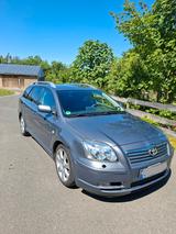 Toyota Avensis Combi Executive 2.4-l-VVT-i Automati... - Toyota Avensis in Düsseldorf