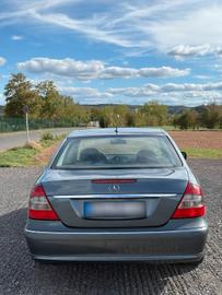 صورة 4 لـ 2007 Mercedes-BENZ E 280