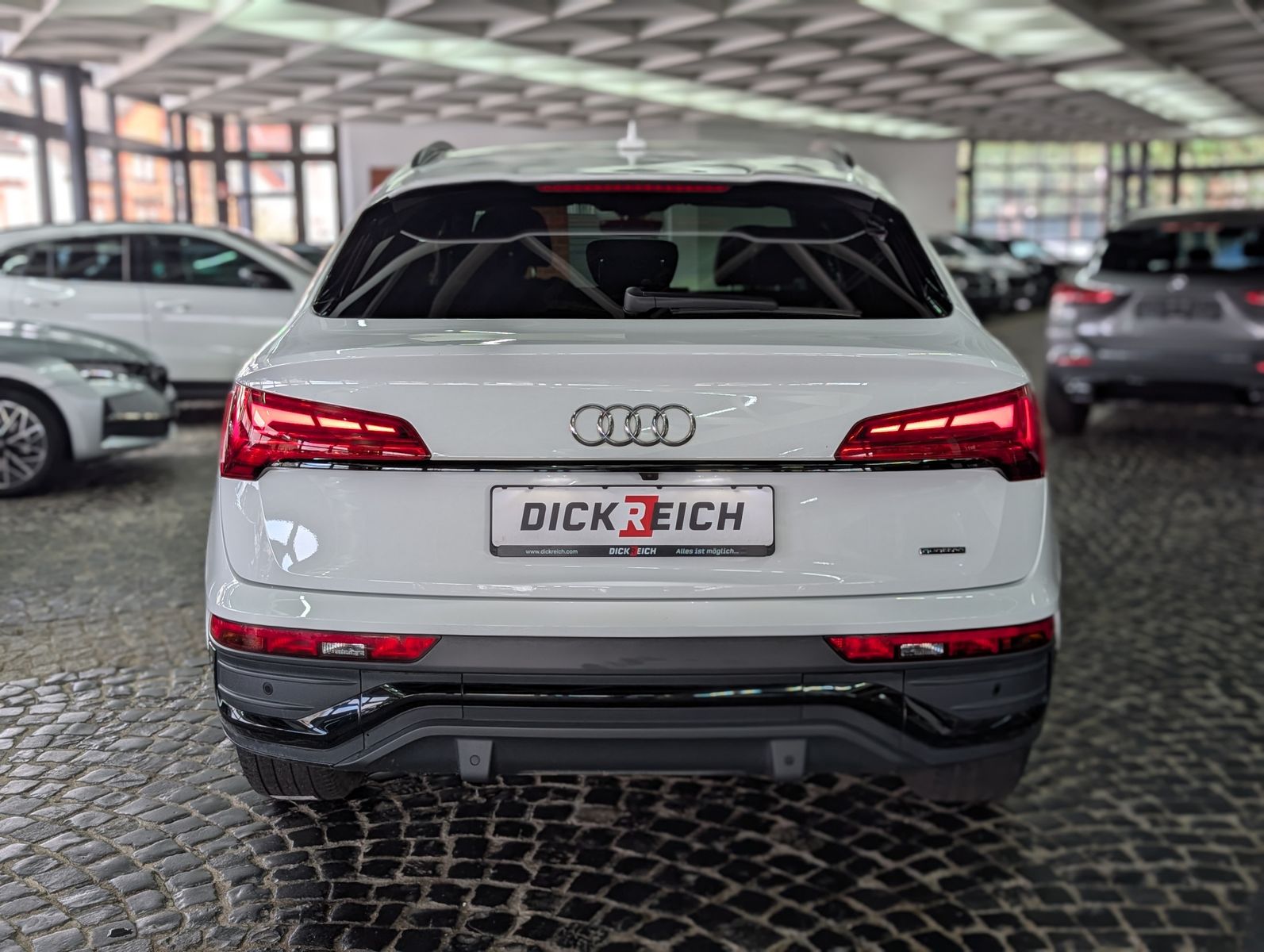 Fahrzeugabbildung Audi Q5 50 TFSIe quattro Sportback AHK MATRIX ACC APP