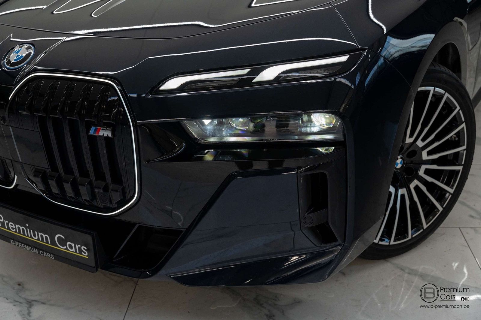 BMW 760 xDrive Individual! FULL OPTIONS! Black pack! imagem 3