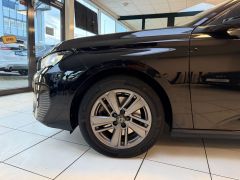 PEUGEOT 308 Automatik NAVI LED SHZ CARPLAY 1.HAND