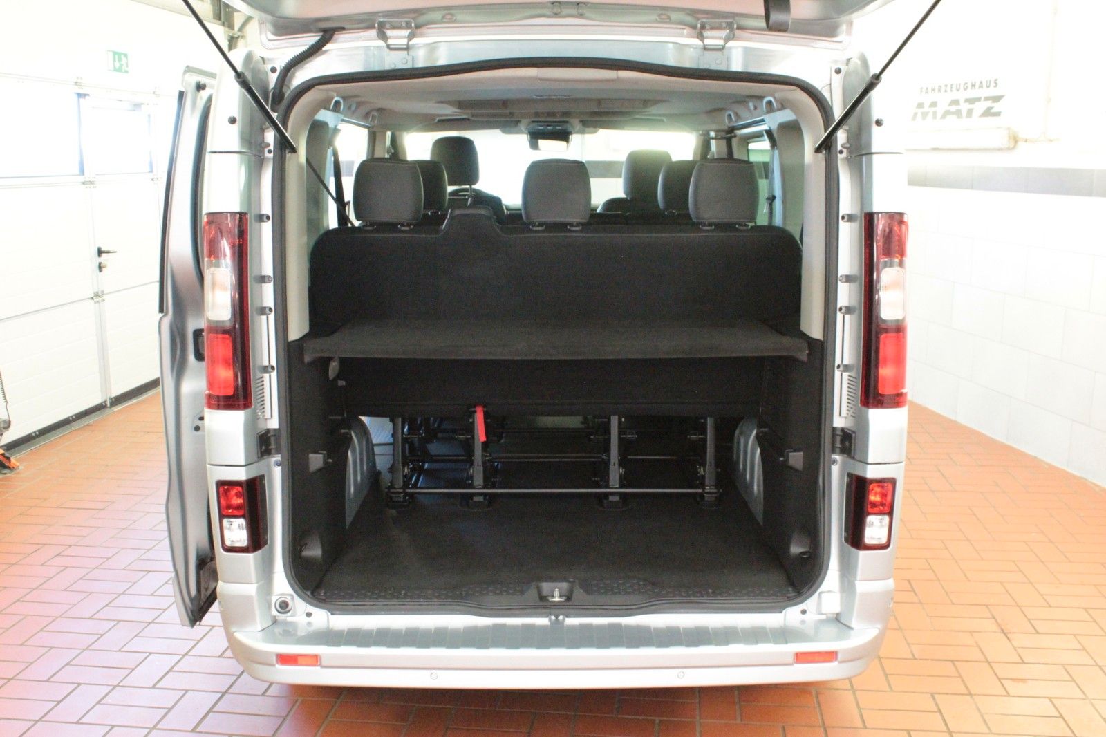 Fahrzeugabbildung Renault Trafic Blue dCi 150 EDC Evo*Automatik*8-Sitzer*
