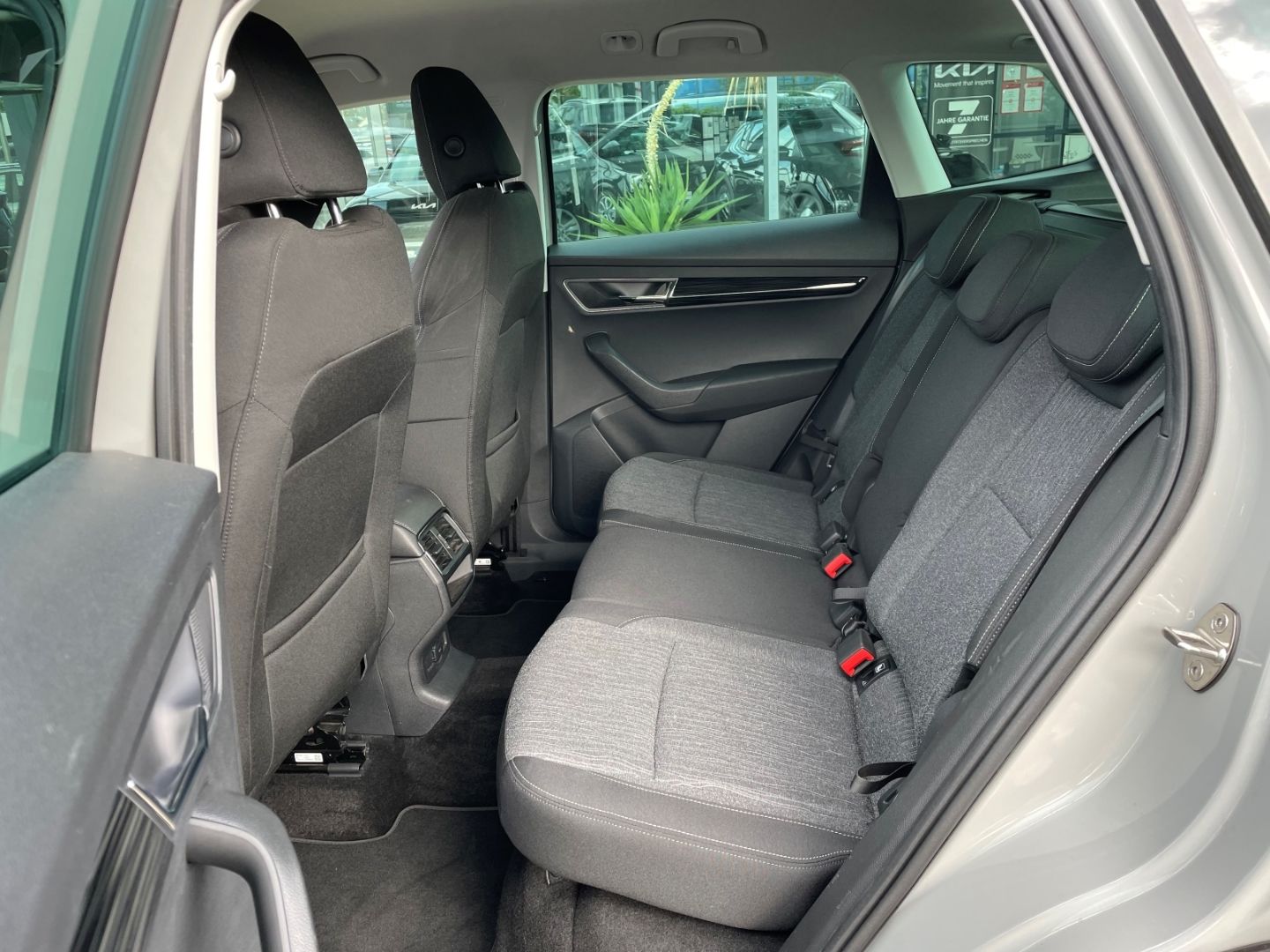 Fahrzeugabbildung SKODA Karoq Style LED Navi totWinkAss induktivLaden