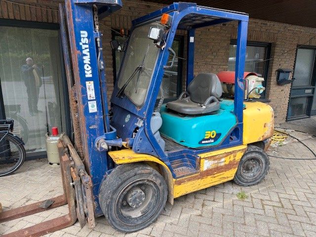 Komatsu FG30HT-14 triplex mast