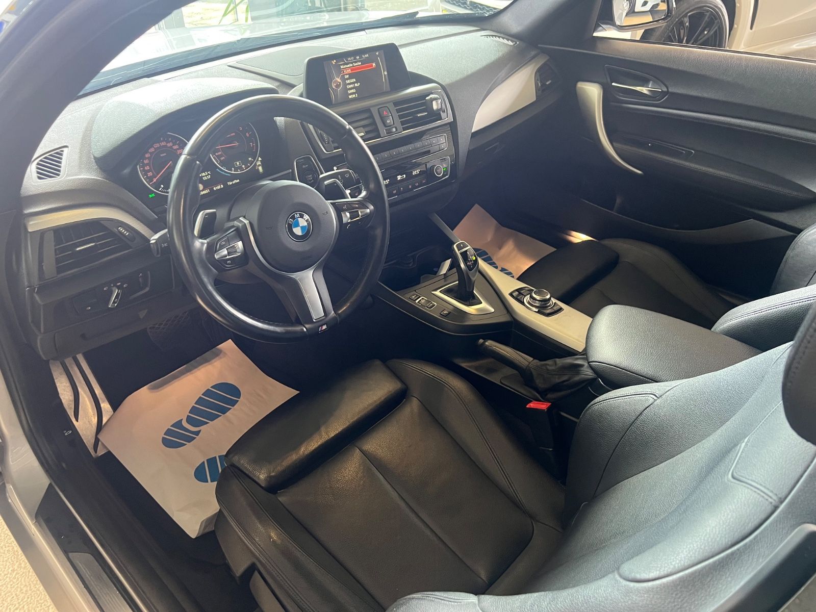 Fahrzeugabbildung BMW M135 i xDrive * SCHIEBEDACH * LEDER *
