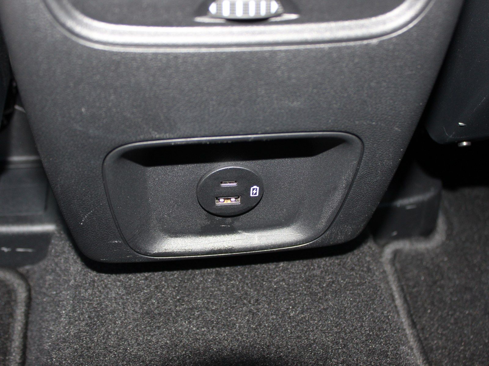 Fahrzeugabbildung Ford Kuga Plug-In Hybrid Cool & Connect