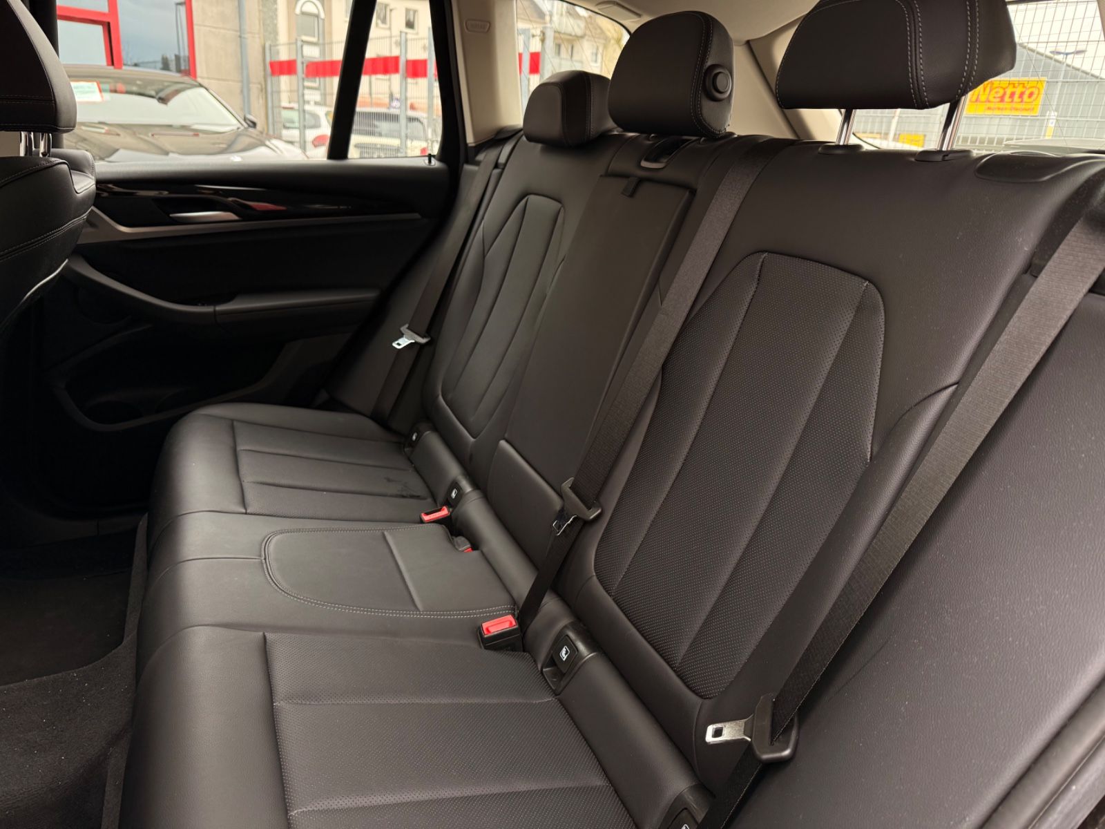 BMW X3 xDrive 20 d LEDER NAVI AUTOMATIK NEUES MODELL foto 25