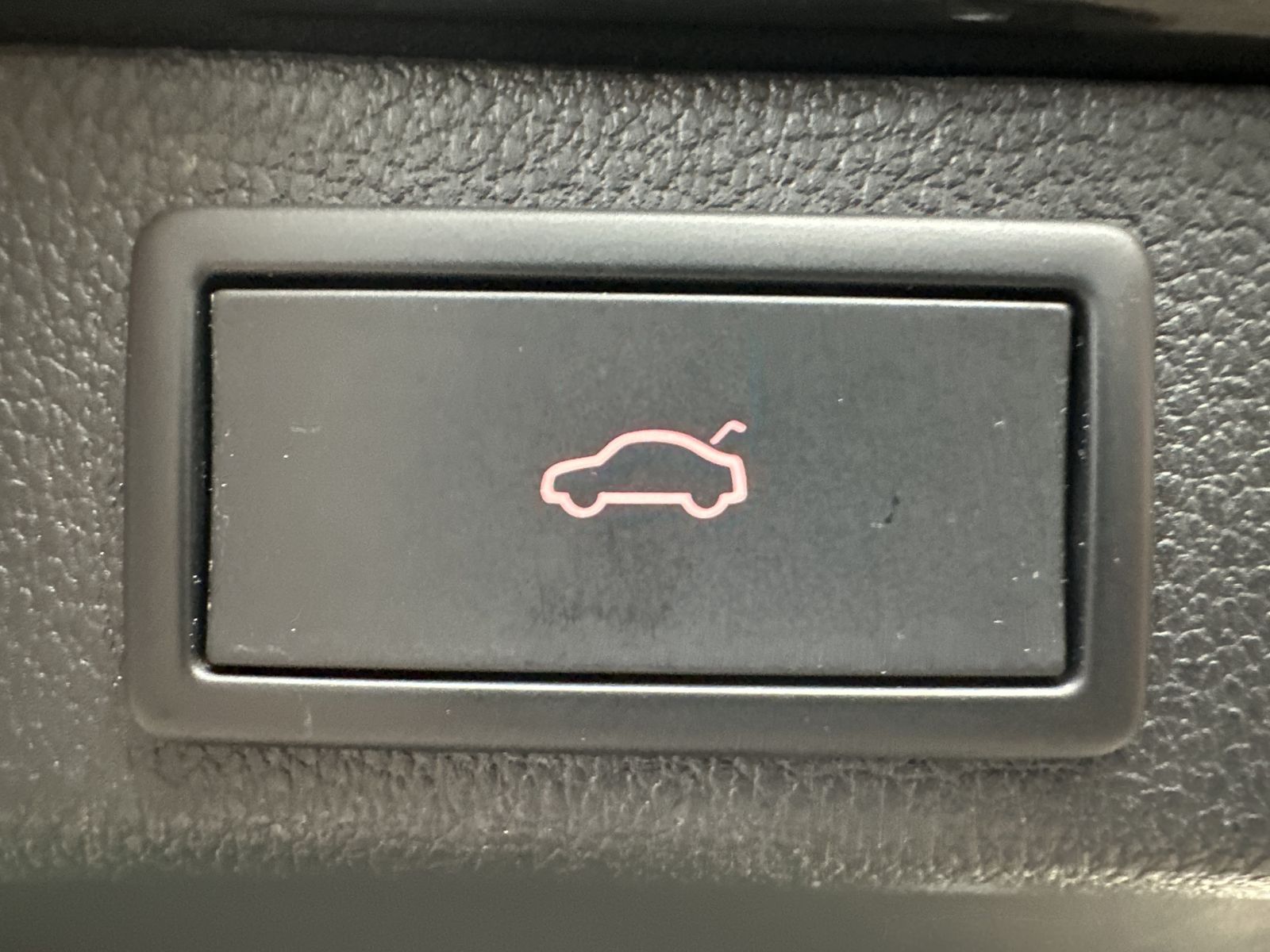 Fahrzeugabbildung SKODA Superb Combi 1.4 TSI iV Style DSG NAV+MATRIX+ACC