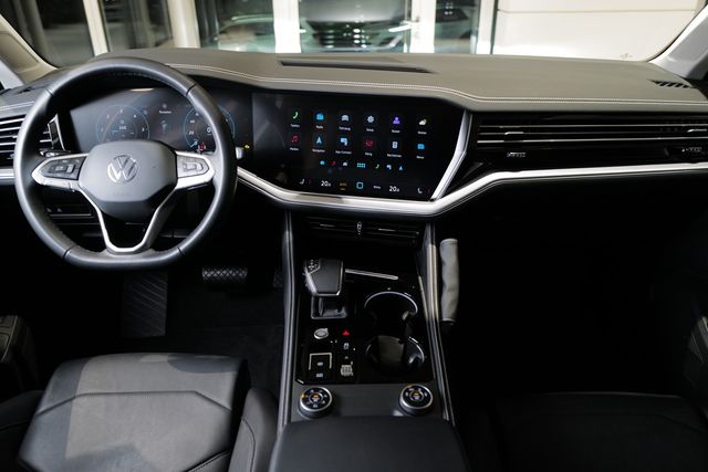Volkswagen Touareg 3.0TDI 4Motion AHK StdHz Luft Keyless  L