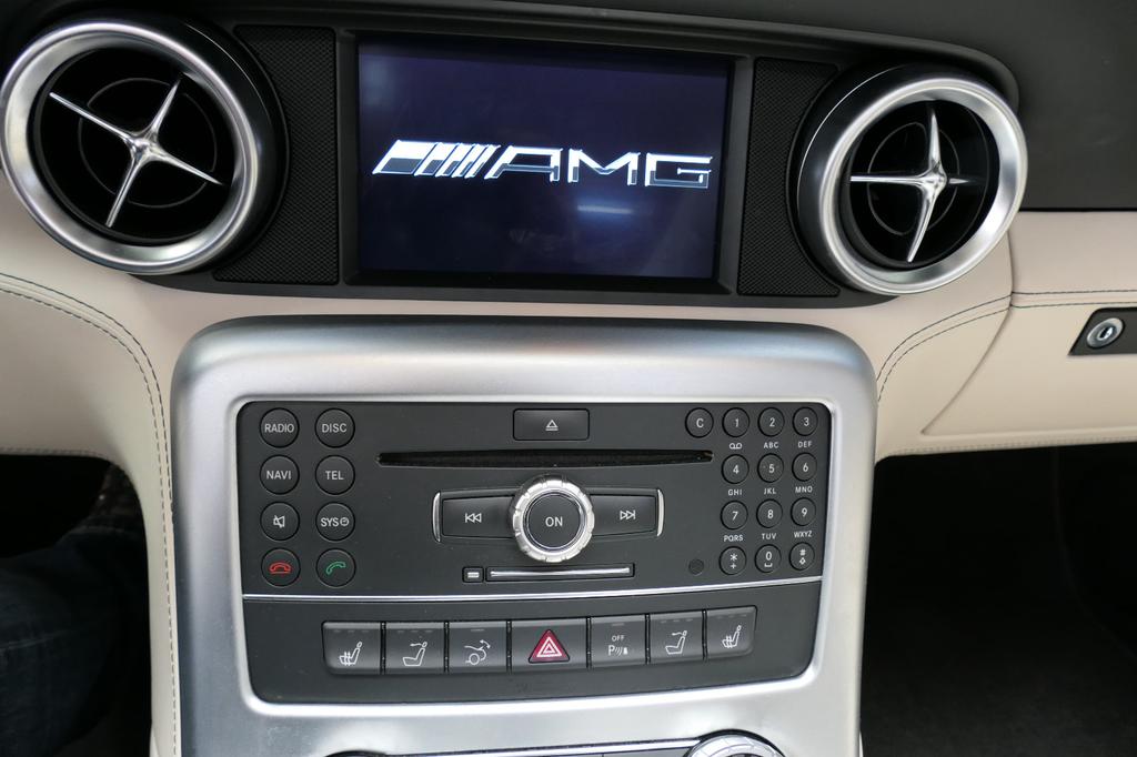 Mercedes-Benz SLS AMG