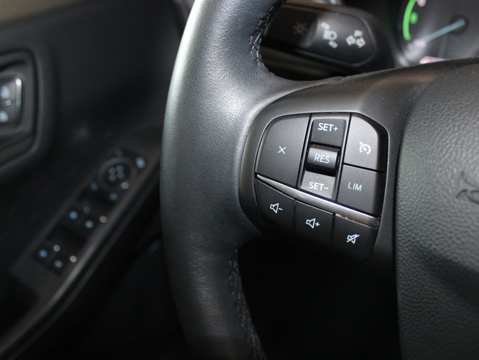 Fahrzeugabbildung Ford Kuga PHEV Titanium Aut. el.Heckklappe WinterPak.