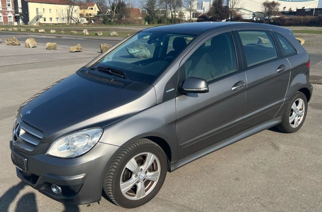 Mercedes-Benz B 160 BlueEFFICIENCY*TÜV NEU*Klima*SHZ*