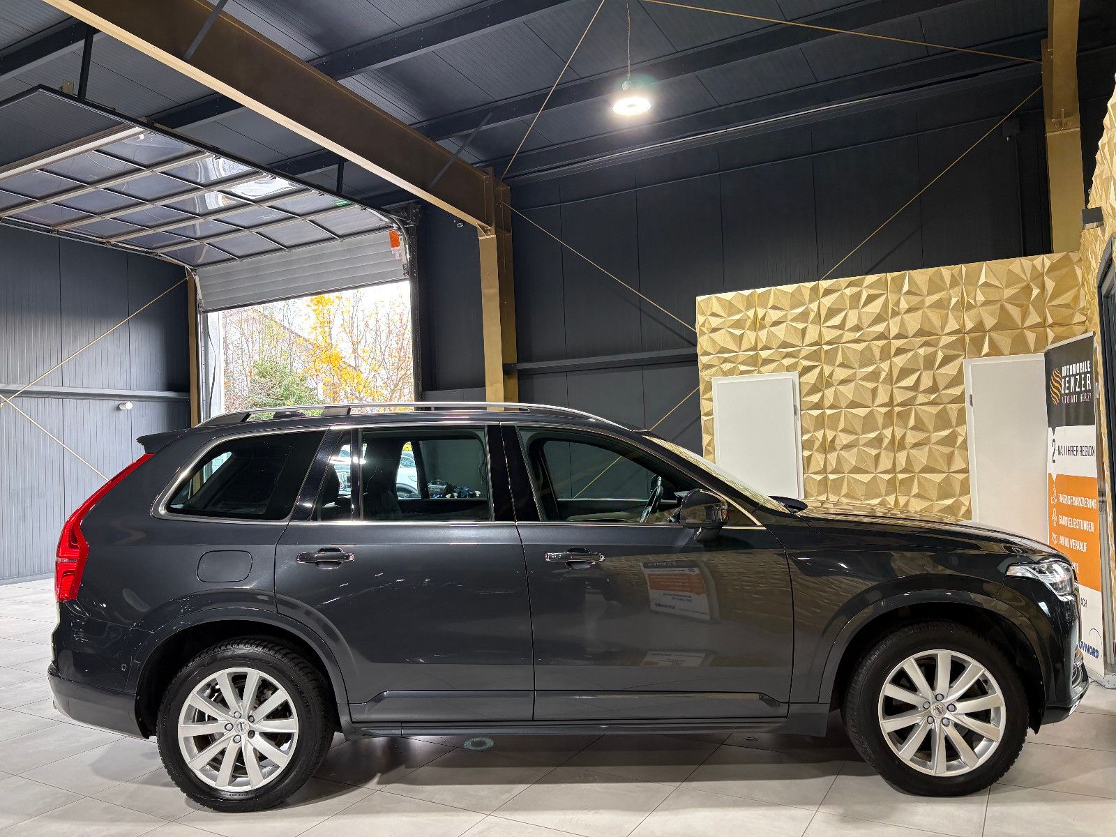 Fahrzeugabbildung Volvo XC90 Momentum AWD/NAVI/KAMERA/APPLE/KLIMA/SHZ