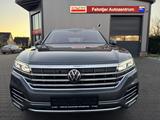 Volkswagen Touareg Elegance 4Motion PANO LEDER HEADUP VOLL - Volkswagen Touareg Elegance mit Benzin-Antrieb