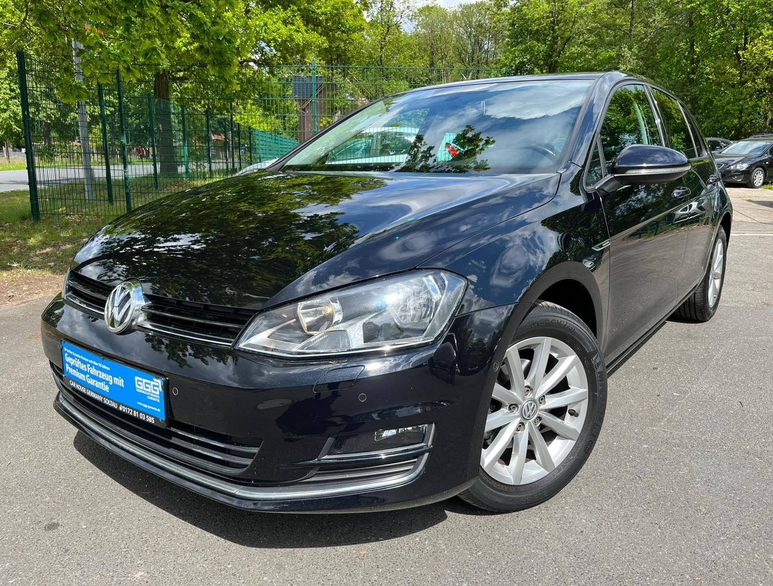 Volkswagen Golf VII Lim. Lounge+AUTOMATIK+PANORAMA+