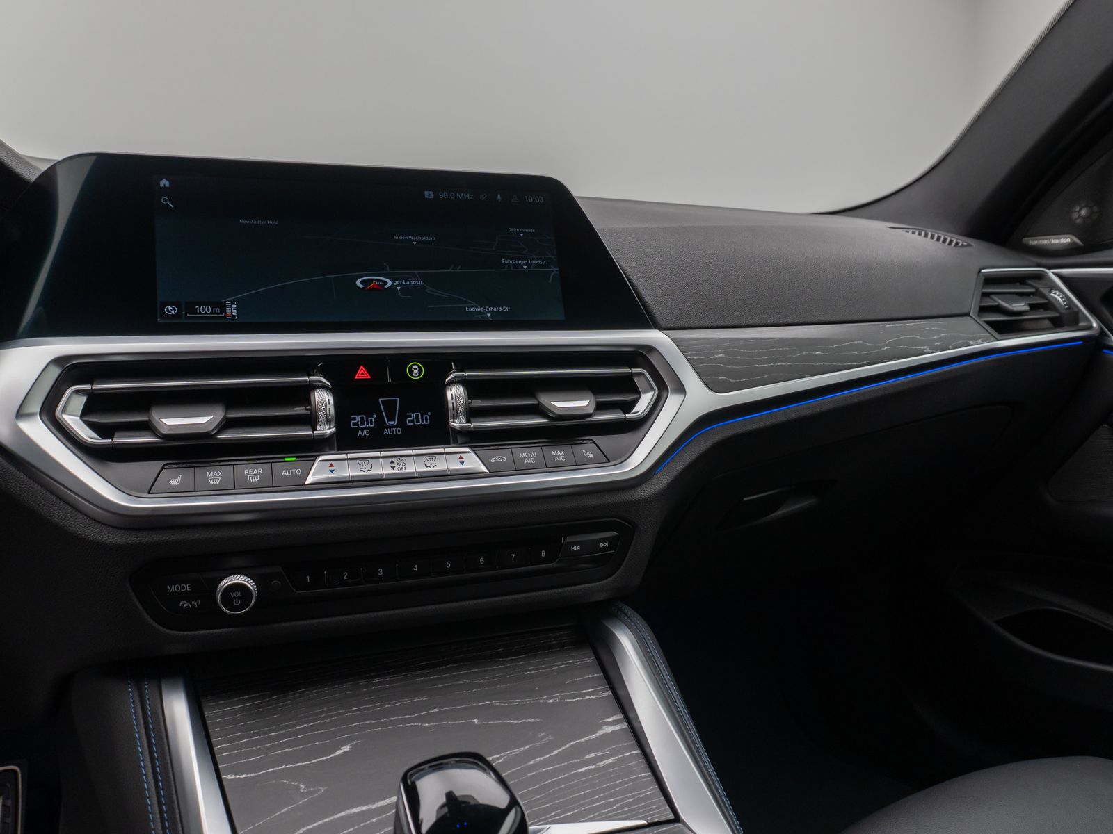 Fahrzeugabbildung BMW M440i  Coupé Kamera DAB H/K Fernlichtassist 19"