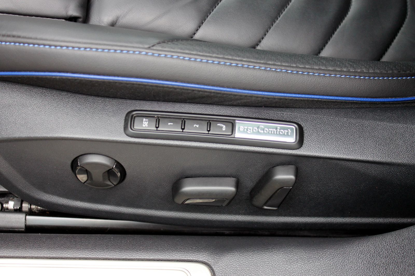 Fahrzeugabbildung Volkswagen Arteon R ShootingBrake 4Motion ACC 360° HUD AHK