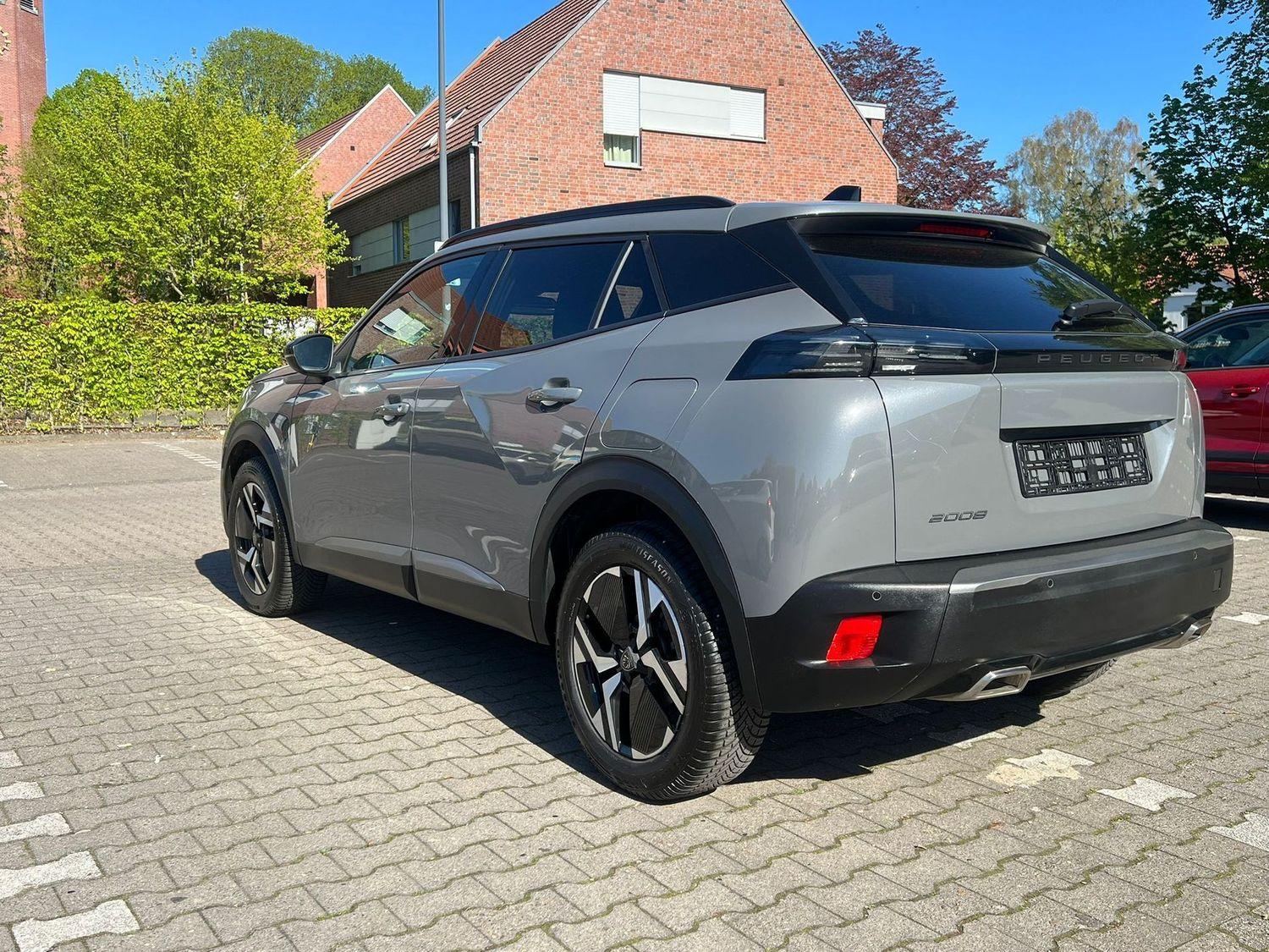 Peugeot 2008 Allure 1.2 PureTech 96 kW Automatik | Grip-