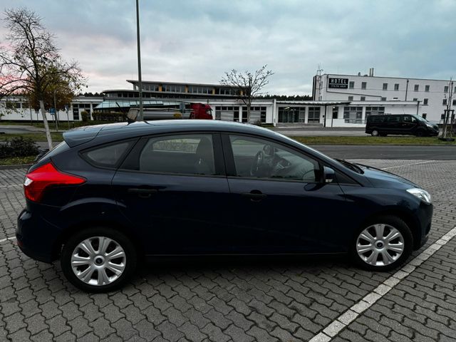 Ford Focus 1,6 Ti-VCT 63kW Ambiente blau 