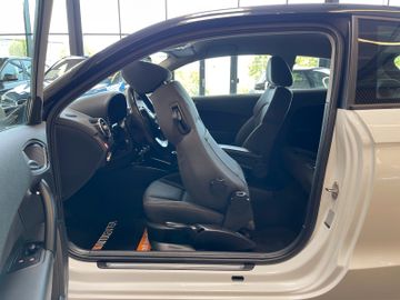 Audi A1 ambition *BI-XENON*NAVI*SZHZ*TEMPOMAT*PDC*