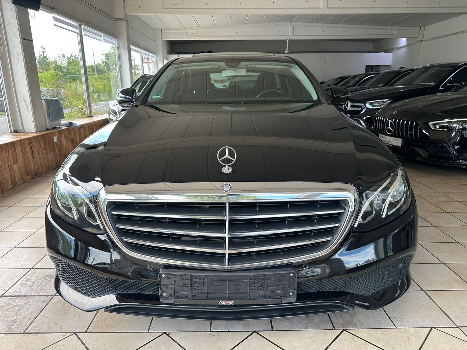Mercedes-Benz E 220d Automat Schiebedach Standheizung Mod 2018