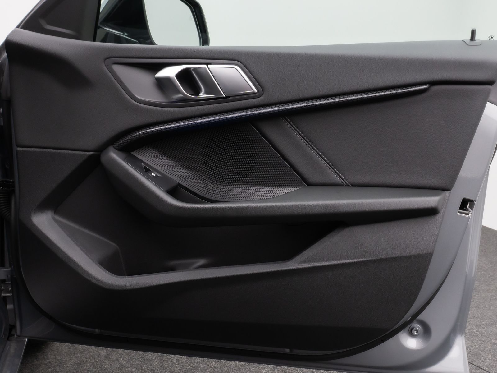 Fahrzeugabbildung BMW 218i Gran Coupé SportLine DAB PDC DrivAssist LED