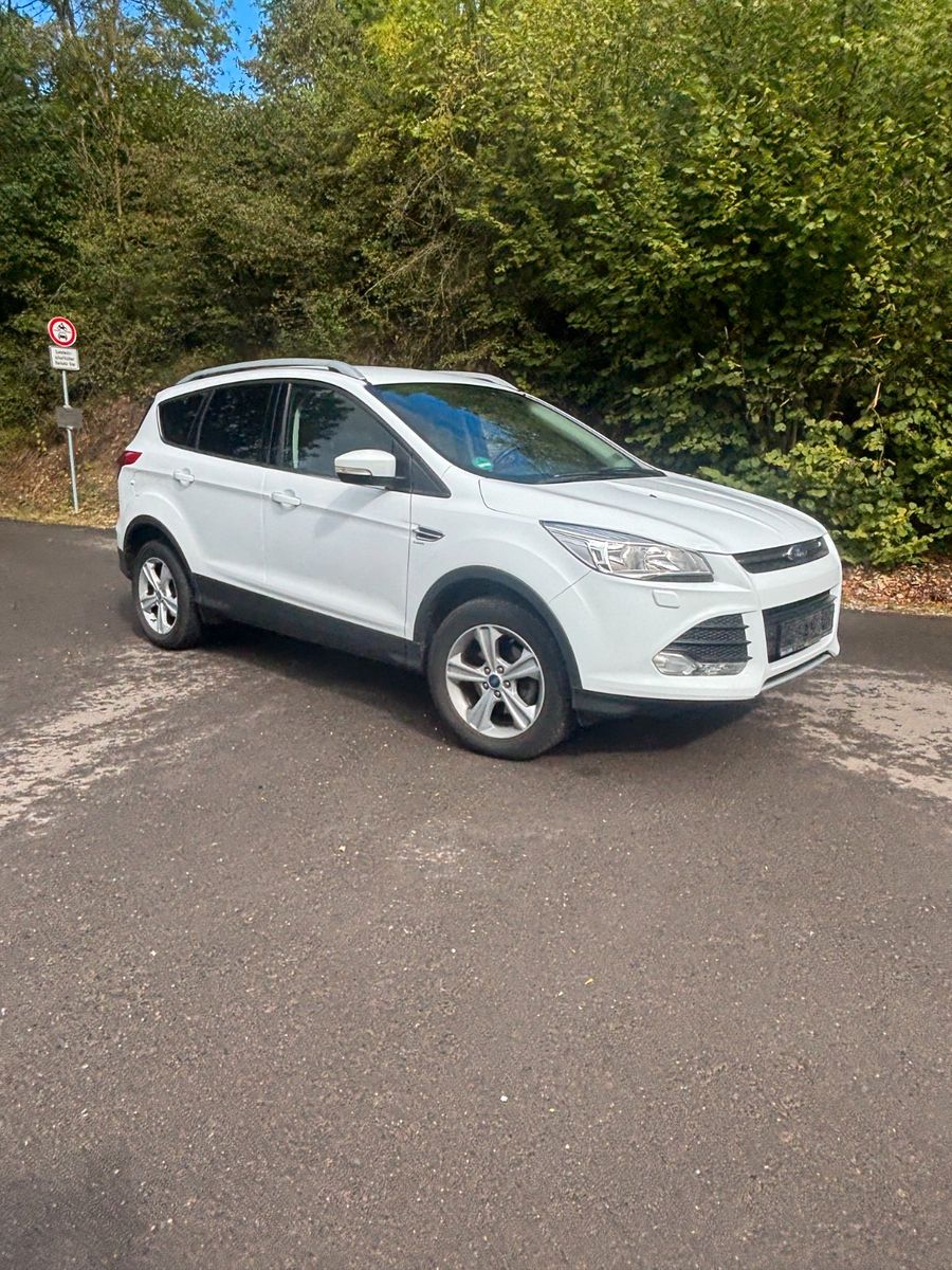 Ford Kuga - 1