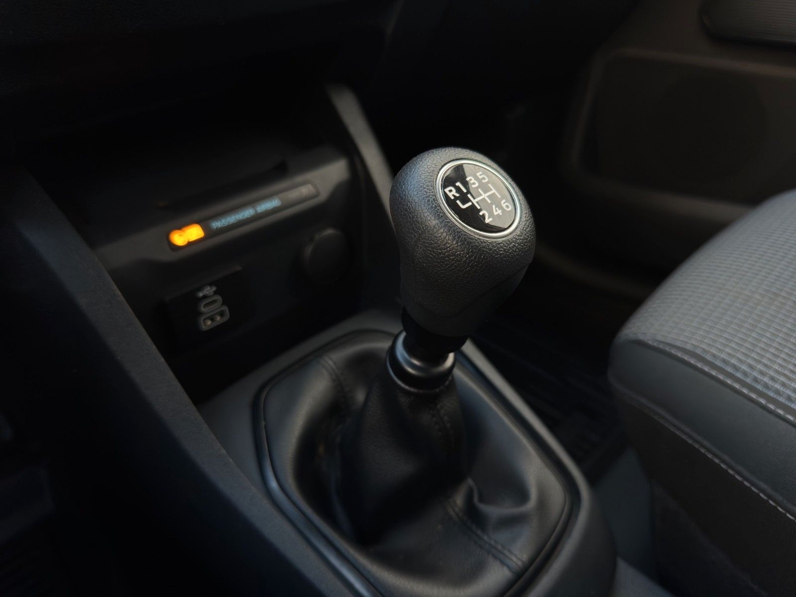 Fahrzeugabbildung Ford Transit Courier Allwetter/Tempomat/MwSt