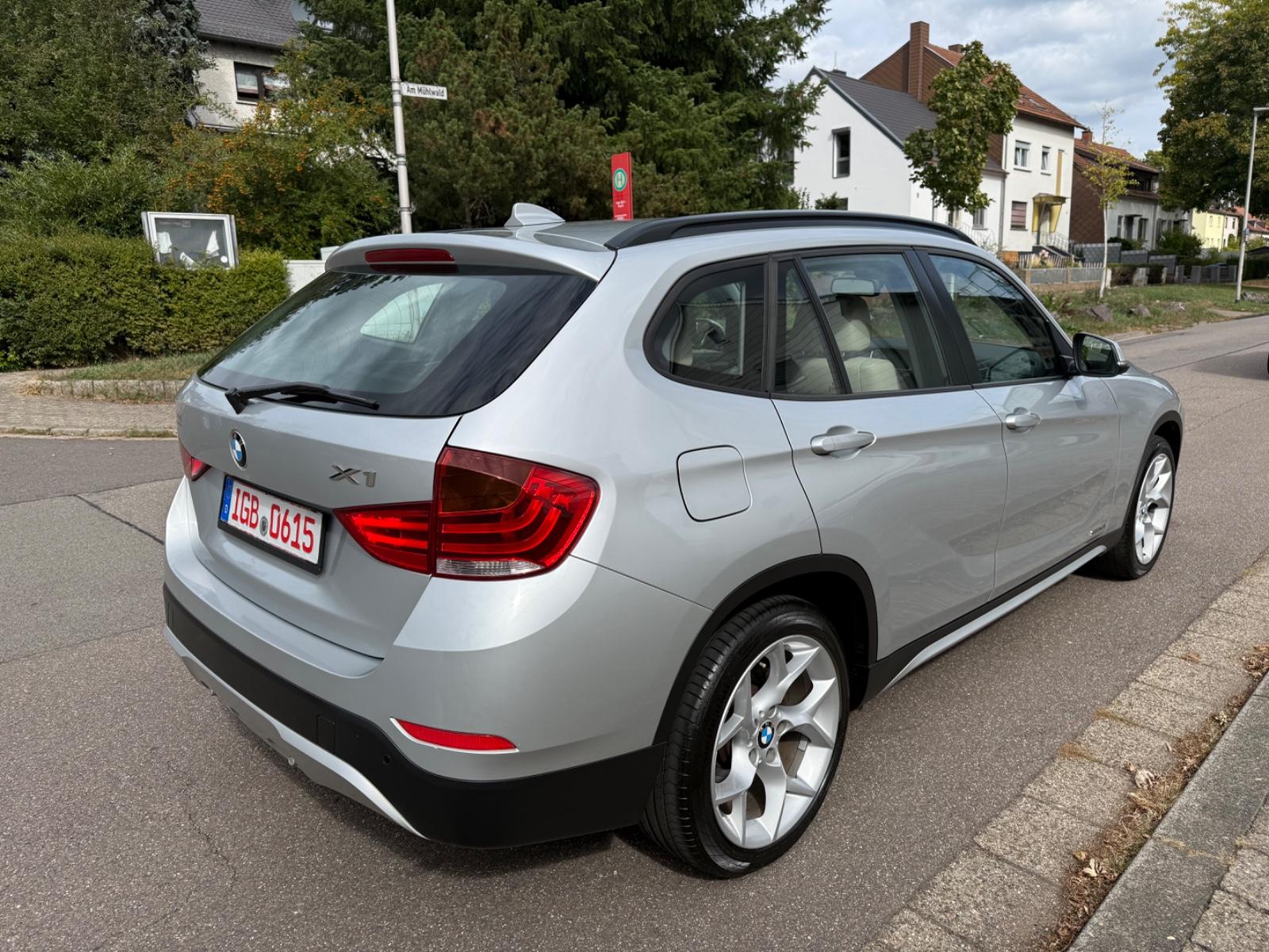BMW X1 sDrive18i 150 ch • X Line • Cuir • GPS • Xénon