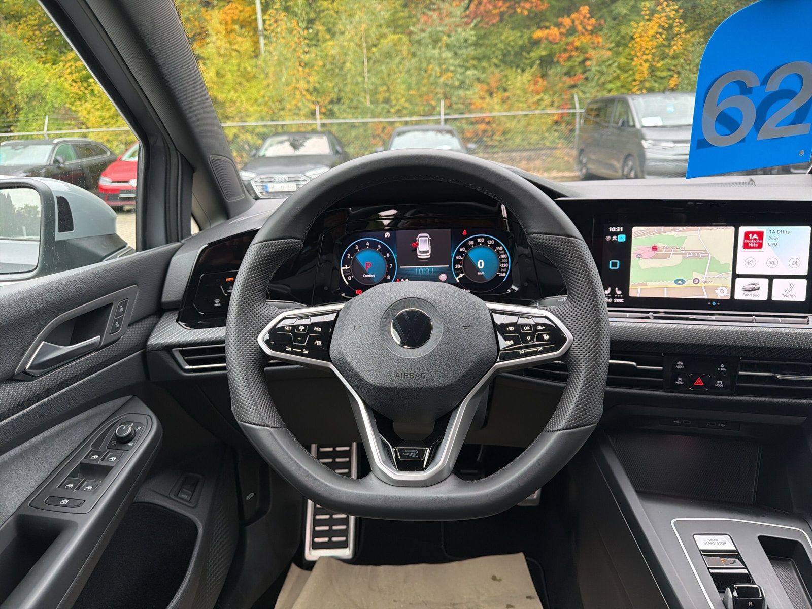 Golf Variant R-Line eTSI DSG Navi AZV Kamera