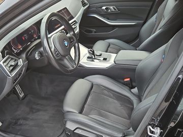 BMW 330d xDrive A M Sport DAB LED WLAN Klimaaut.