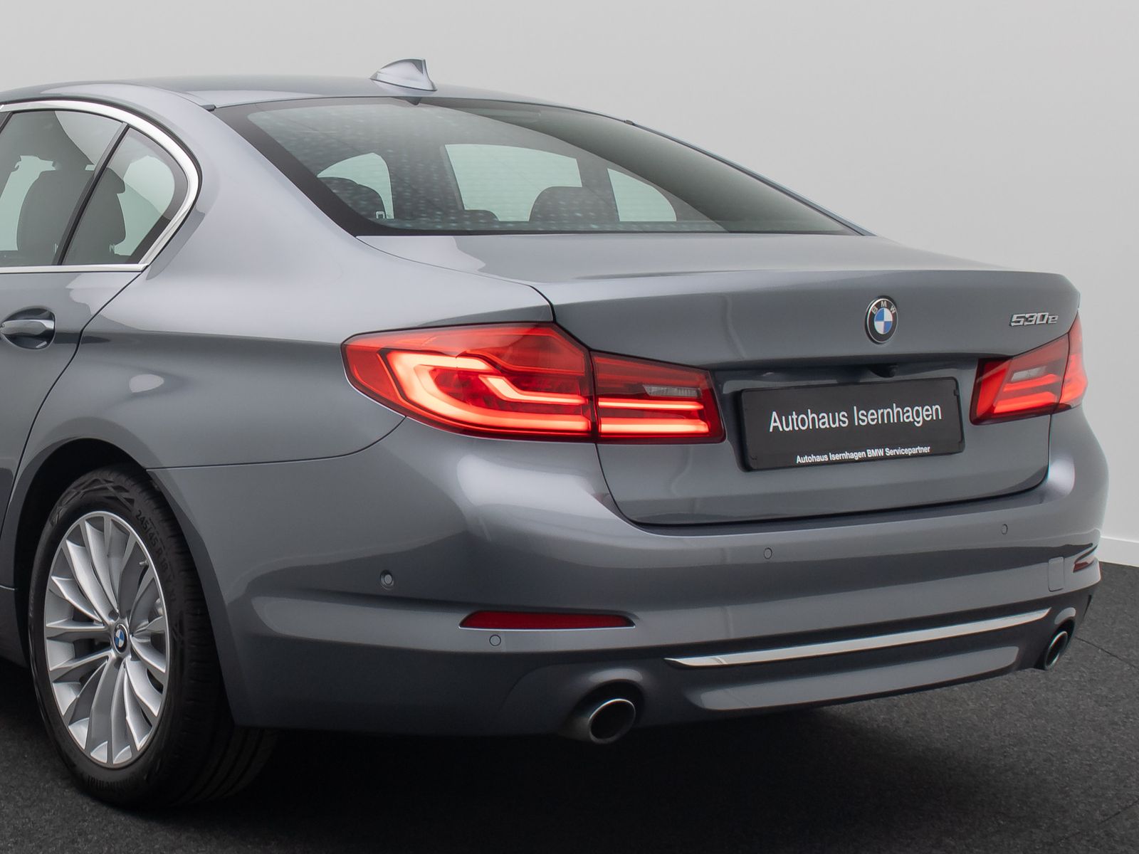 Fahrzeugabbildung BMW 530e Luxury Line ACC 360&deg; DAB Alarm Individual