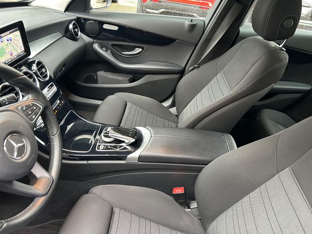 Fahrzeugabbildung Mercedes-Benz C 180 Automatik+Navi+SHZ+Allw.LM+BT+PDC+1.Hand