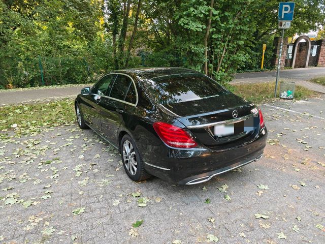 MERCEDES-BENZ ein Mercedes Benz c Klasse 220 w205.   170...