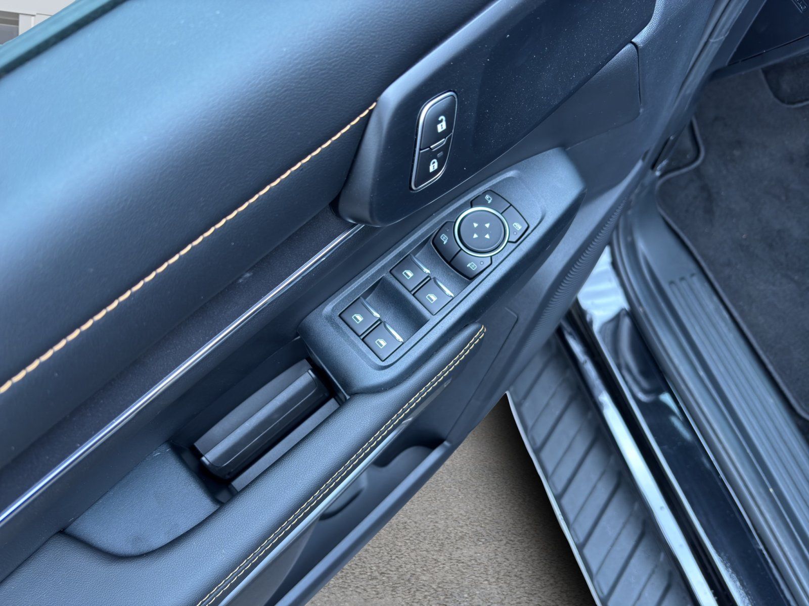 Fahrzeugabbildung Ford Ranger 2,0 L Diesel Wildtrak e-4WD Doppelkabine