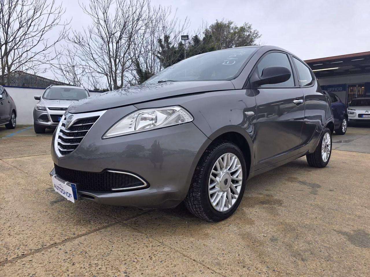 Lancia Ypsilon