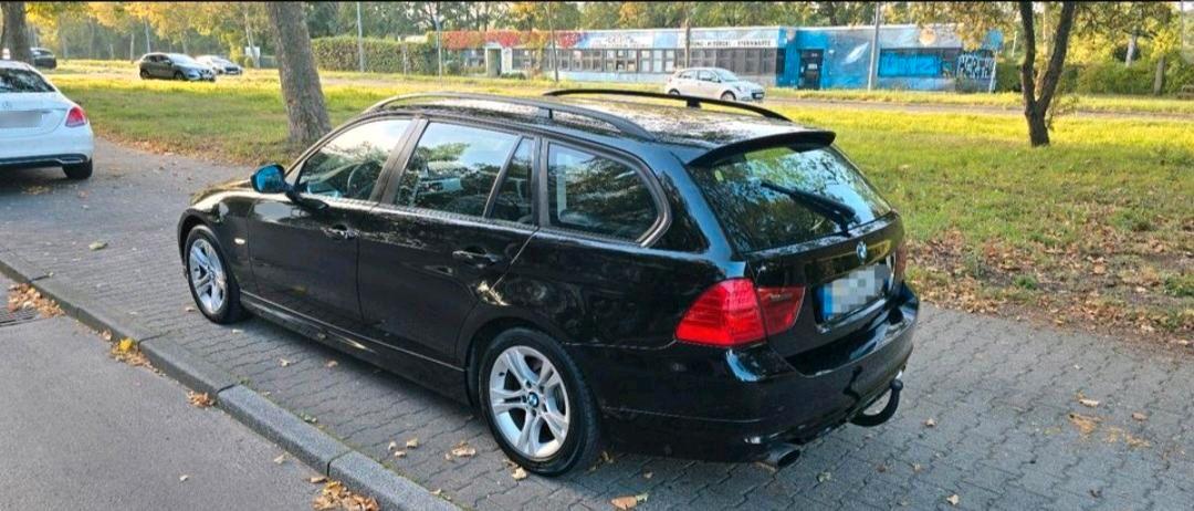 BMW 320 2009 — engine 150 HP (110kW)