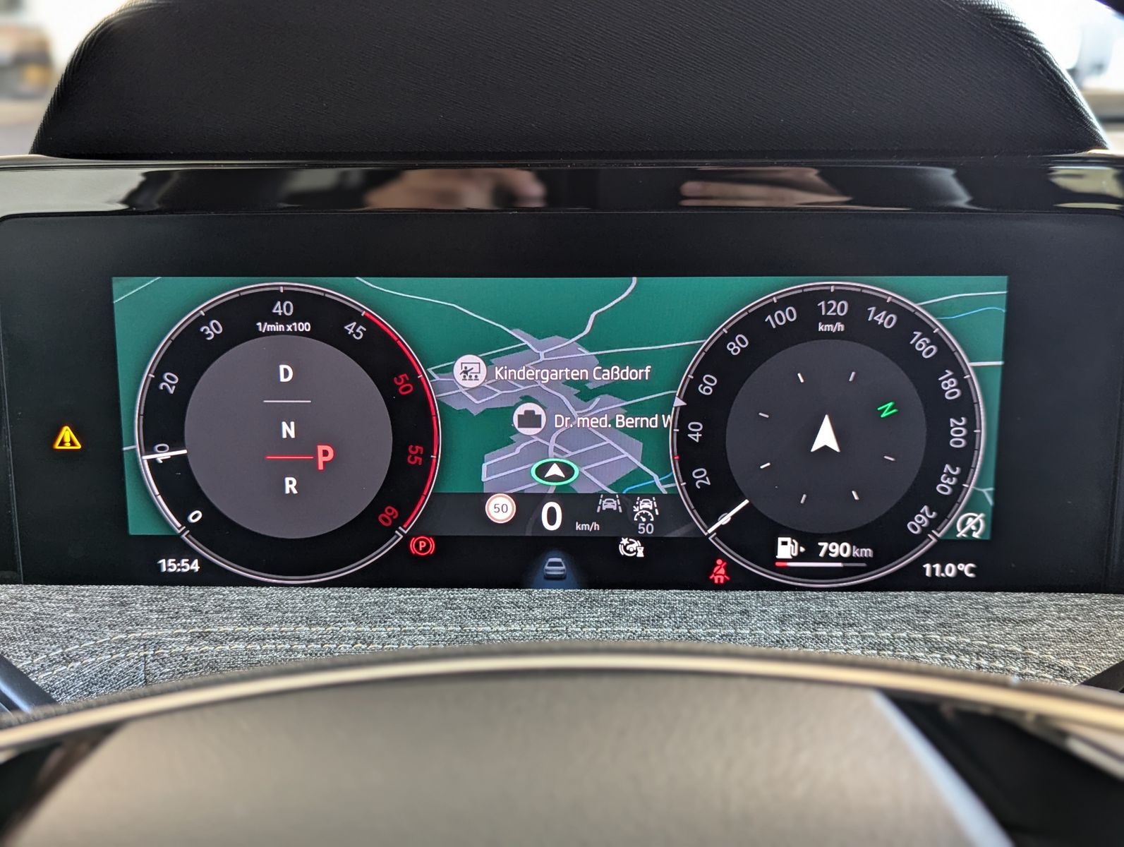 Fahrzeugabbildung SKODA Superb 2.0 TDI 4x4 Selection Matrix AHK 5J Garan